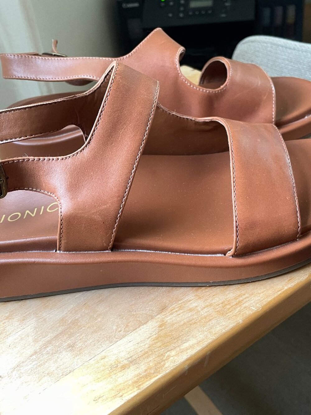 Brown Vionic Sandals Women 9 Like New - Picture 3 of 9